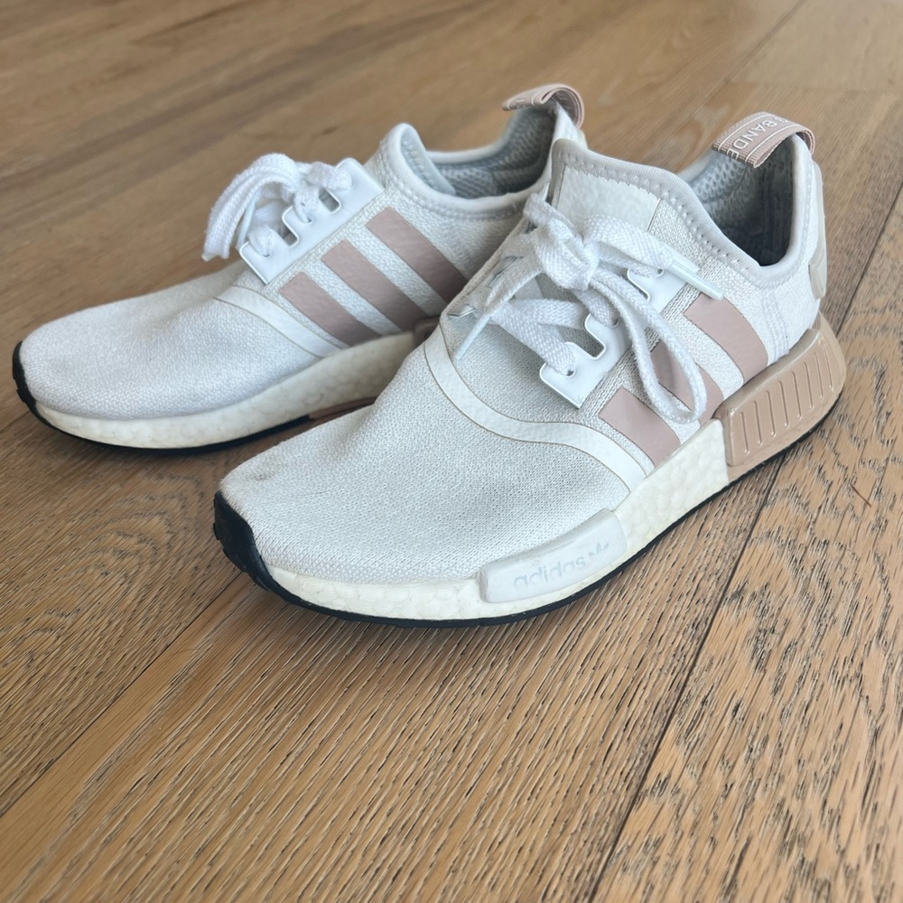 Adidas Women’s White and Tan Sneakers in Size 6.5-7